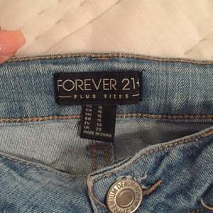 Forever 21 Jeans - Forever 21 plus size Distressed jeans Forever 21 Jeans - Forever 21 plus size Distressed jeans